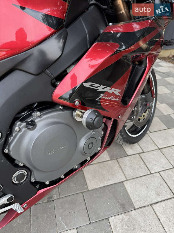 Спортбайк Honda CBR 1000RR 2006 в Днепре