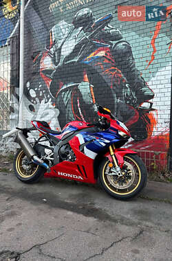 Спортбайк Honda CBR 1000RR 2023 в Києві