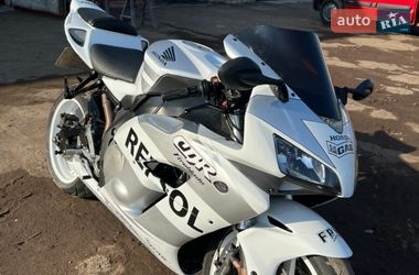 Спортбайк Honda CBR 1000RR 2004 в Горохові