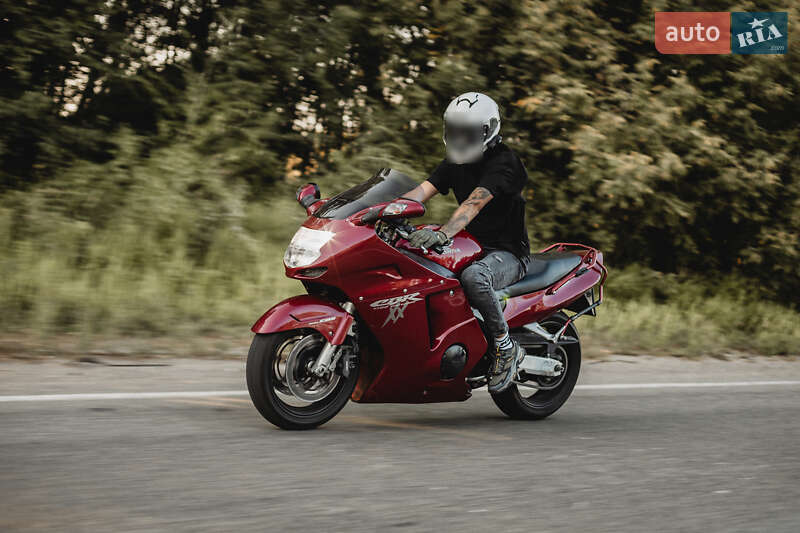 Мотоцикл Спорт-туризм Honda CBR 1100XX Blackbird 1997 в Чернігові фото 10 Мотоцикл Спорт-туризм Honda CBR 1100XX Blackbird 1997 в Чернігові