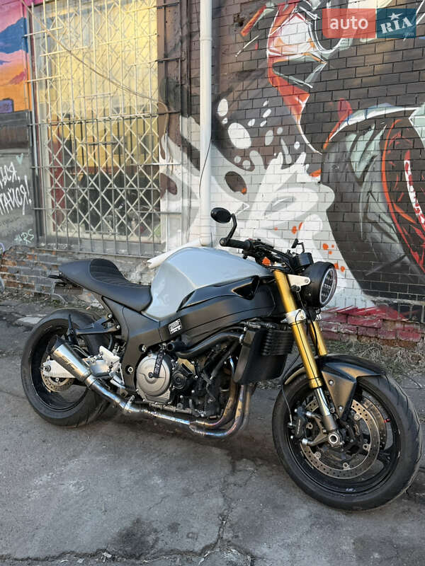 Honda CBR 1100XX Blackbird 2001