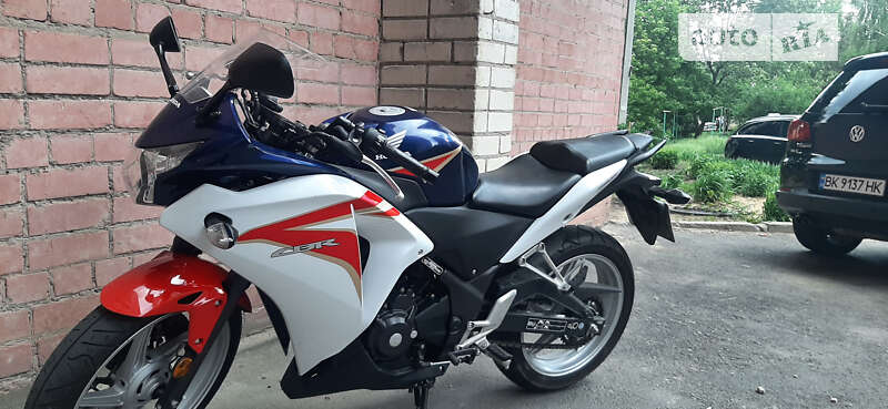 Спортбайк Honda CBR 250R 2012 в Ровно