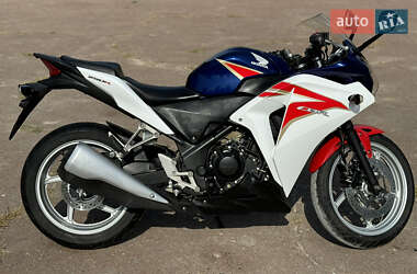 Мотоцикл Спорт-туризм Honda CBR 250R 2011 в Сновську