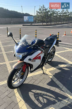 Спортбайк Honda CBR 250R 2012 в Крюковщине