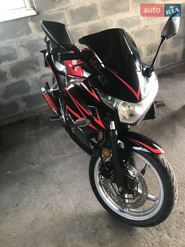 Мотоцикл Спорт-туризм Honda CBR 250R 2011 в Звенигородке