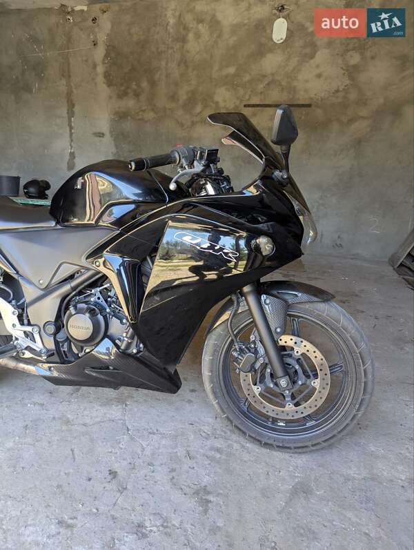 Спортбайк Honda CBR 250R 2013 в 
