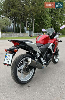 Мотоцикл Спорт-туризм Honda CBR 250R 2011 в 