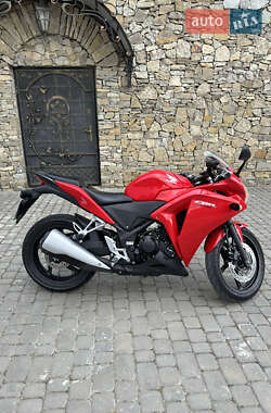 Спортбайк Honda CBR 250R 2016 в Городку