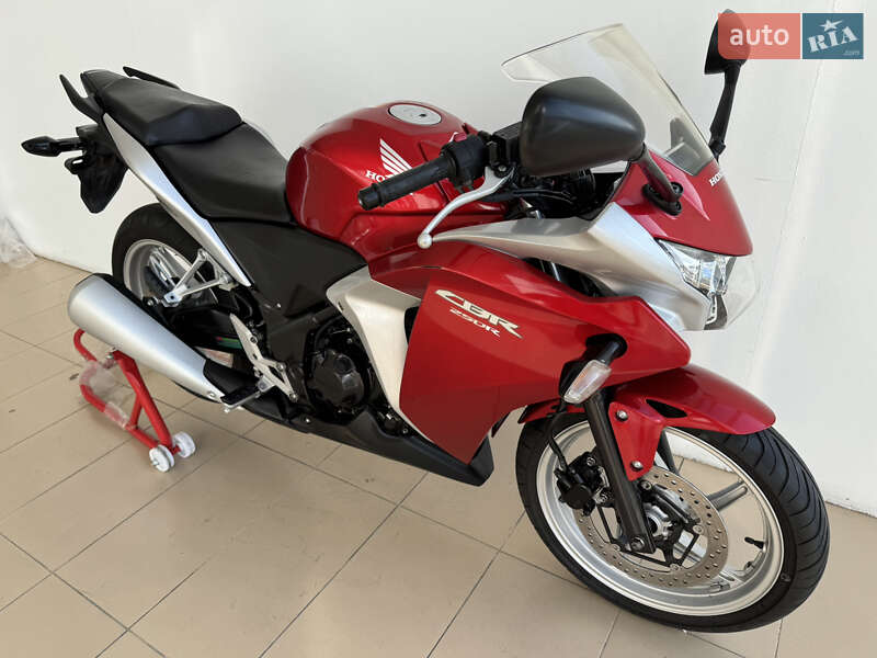Спортбайк Honda CBR 250R 2015 в Киеве