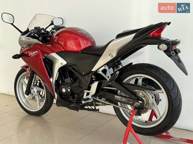 Спортбайк Honda CBR 250R 2015 в Киеве