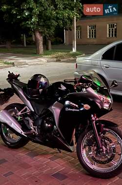 Спортбайк Honda CBR 250R 2012 в 
