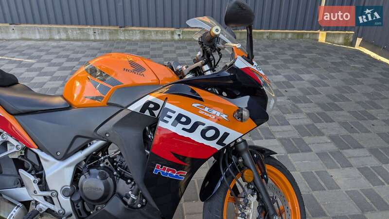 Спортбайк Honda CBR 250R 2014 в Хмельницком