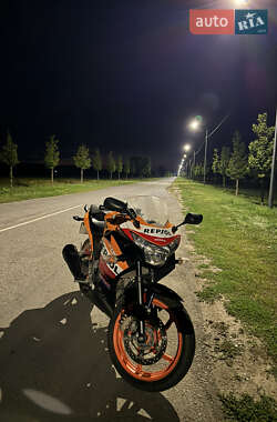 Спортбайк Honda CBR 250R 2014 в 
