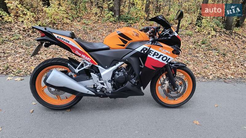 Спортбайк Honda CBR 250R 2016 в Харкові
