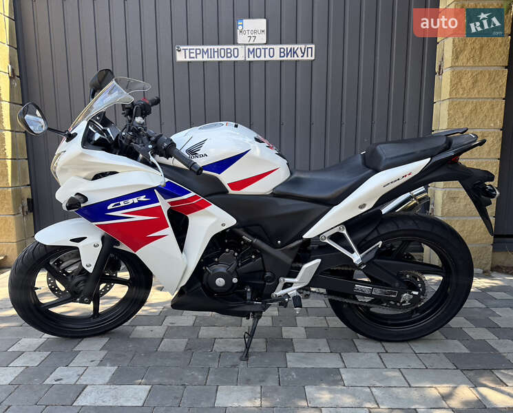 Спортбайк Honda CBR 250R 2013 в Дніпрі фото 6 Спортбайк Honda CBR 250R 2013 в Дніпрі