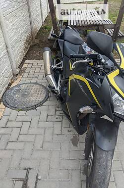 Спортбайк Honda CBR 300R 2015 в Харкові