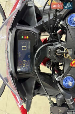 Спортбайк Honda CBR 400R 2021 в 