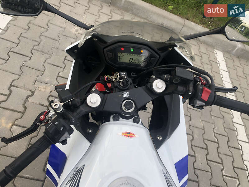 Спортбайк Honda CBR 400R 2013 в Львове