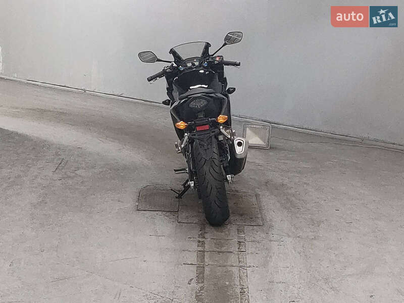 Спортбайк Honda CBR 400R 2017 в Сумах