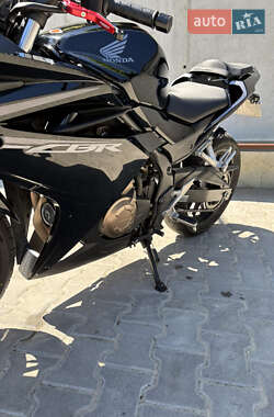 Мотоцикл Спорт-туризм Honda CBR 400R 2016 в 