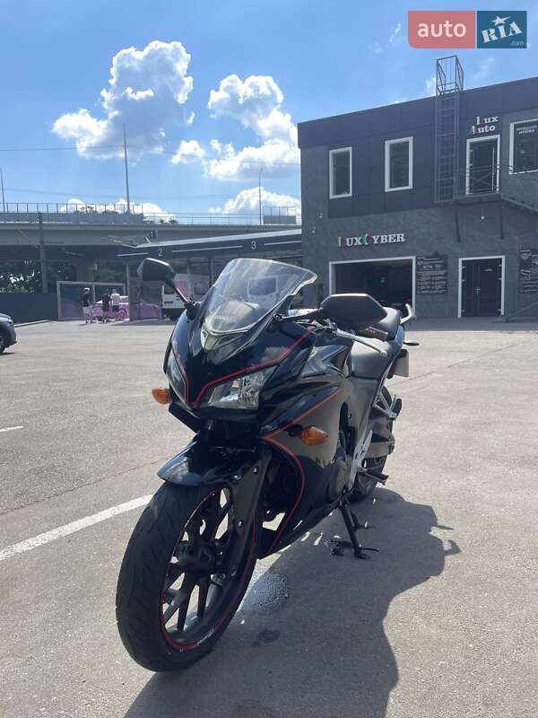 Мотоцикл Спорт-туризм Honda CBR 400R 2017 в Броварах