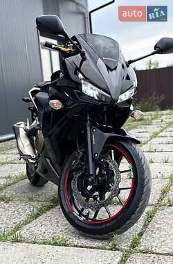 Спортбайк Honda CBR 400R 2016 в 