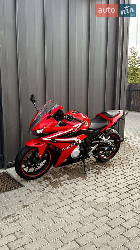 Honda CBR 400R 2018