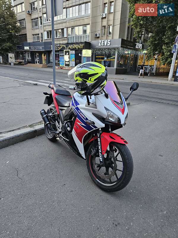 Honda CBR 400R 2013