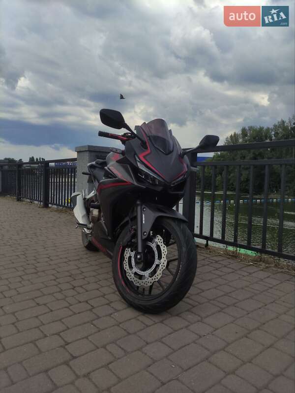 Спортбайк Honda CBR 400R 2019 в 