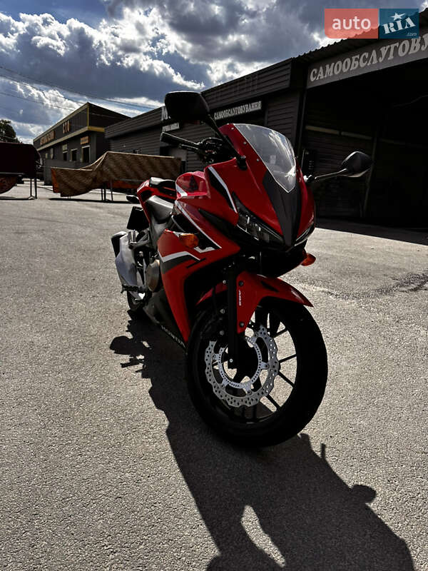 Спортбайк Honda CBR 400R 2018 в Киеве