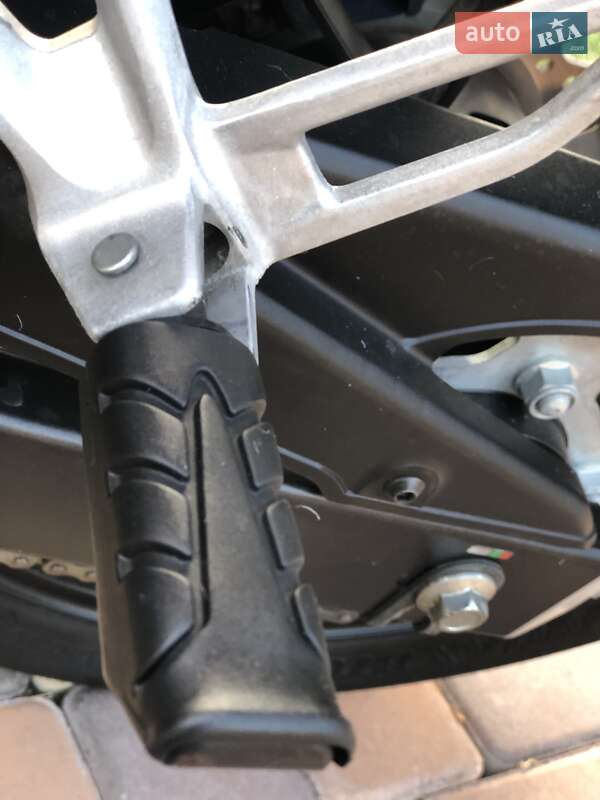 Мотоцикл Спорт-туризм Honda CBR 400R 2013 в Умани