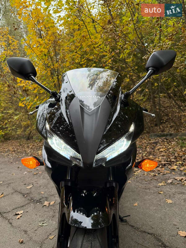 Спортбайк Honda CBR 400R 2016 в Києві