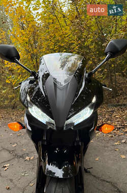 Спортбайк Honda CBR 400R 2016 в  фото 31 Спортбайк Honda CBR 400R 2016 в