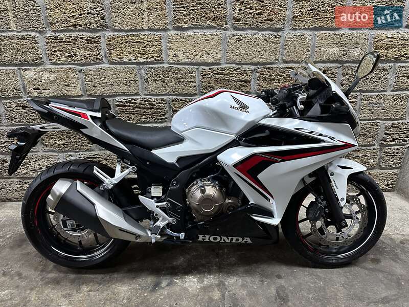Honda CBR 400R 2021