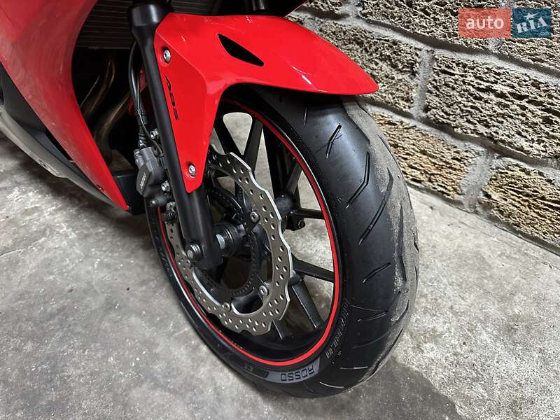 Спортбайк Honda CBR 400R 2013 в Одессе фото 7 Спортбайк Honda CBR 400R 2013 в Одессе