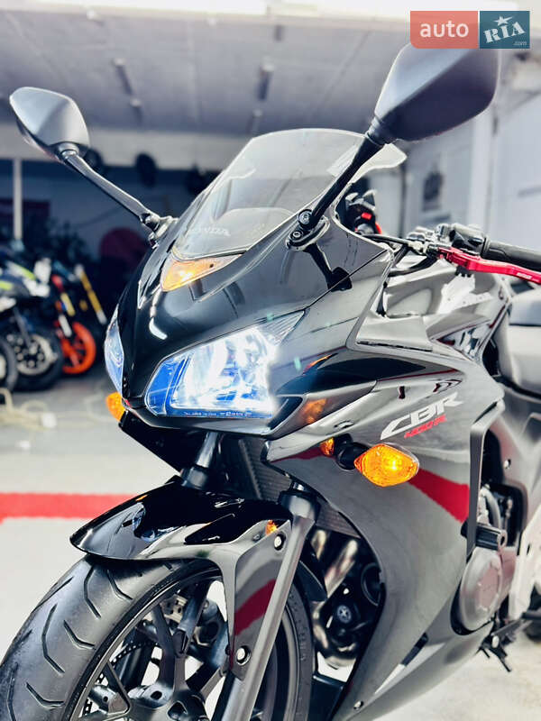 Спортбайк Honda CBR 400R 2013 в Одессе