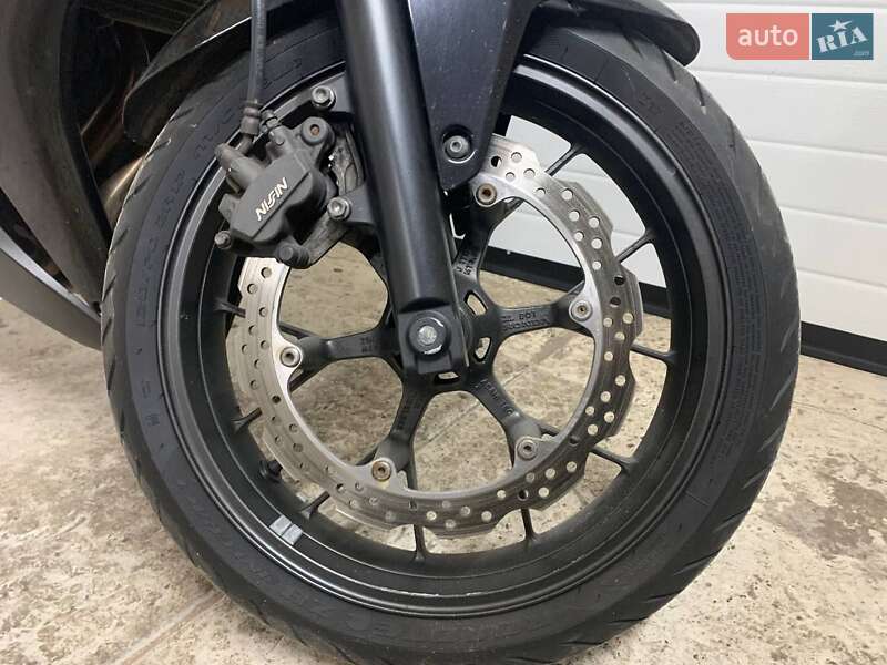 Спортбайк Honda CBR 400R 2013 в Казатине