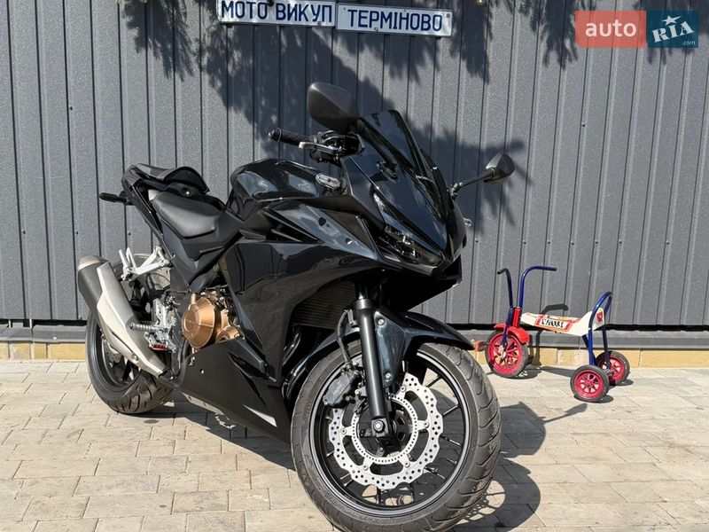 Honda CBR 400R 2019