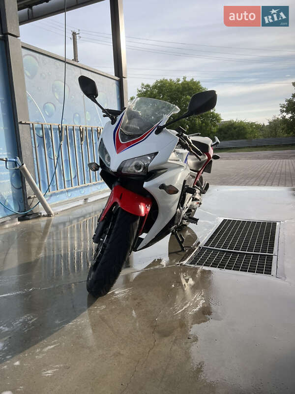 Спортбайк Honda CBR 500R 2016 в 
