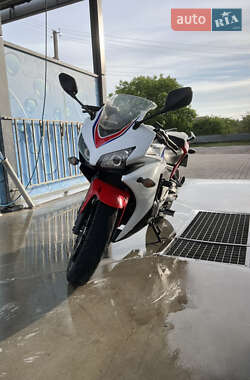 Honda CBR 500R 2016