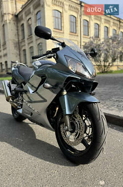 Мотоцикл Спорт-туризм Honda CBR 600F4i 2005 в 