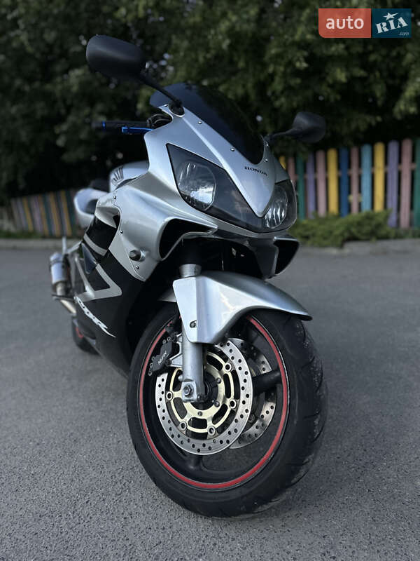 Honda CBR 600F4i 2001