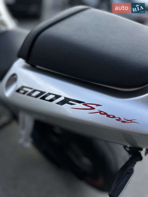 Спортбайк Honda CBR 600F4i 2001 в Вінниці