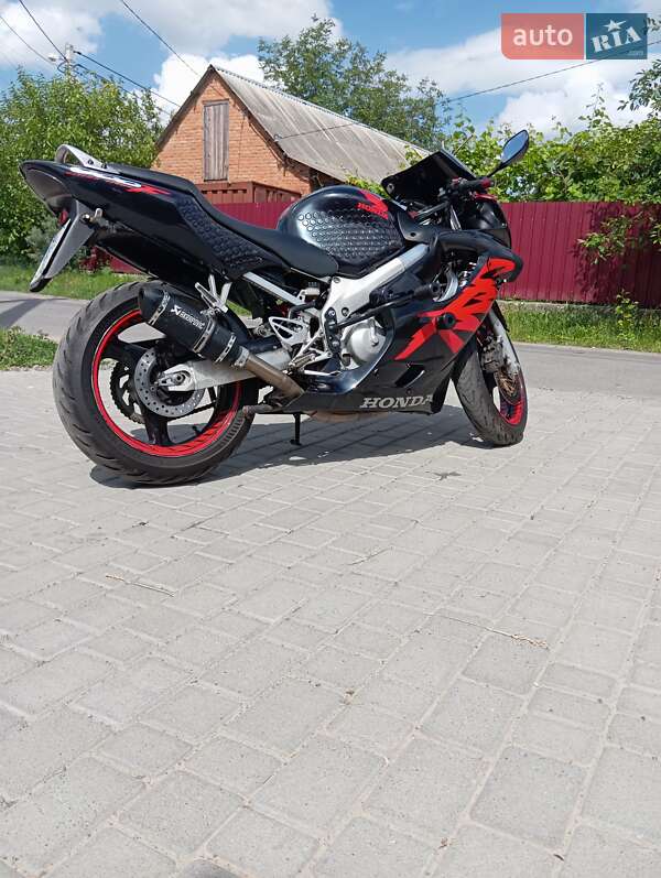 Спортбайк Honda CBR 600F 2000 в Вінниці