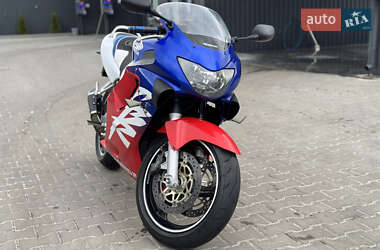 Спортбайк Honda CBR 600F 2000 в 