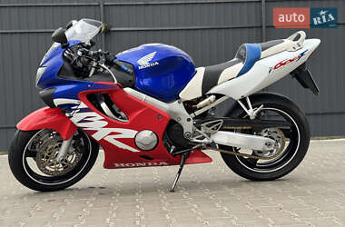 Спортбайк Honda CBR 600F 2000 в 