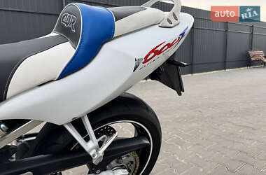 Спортбайк Honda CBR 600F 2000 в 