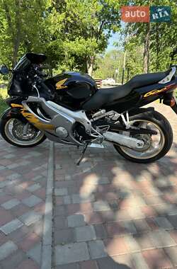 Спортбайк Honda CBR 600F 1999 в 