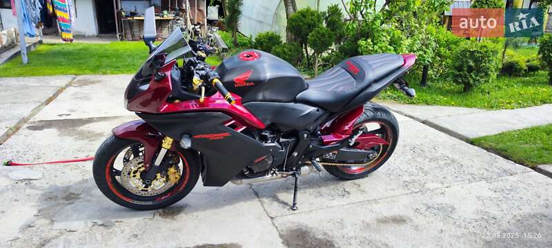 Мотоцикл Спорт-туризм Honda CBR 600F 2012 в 