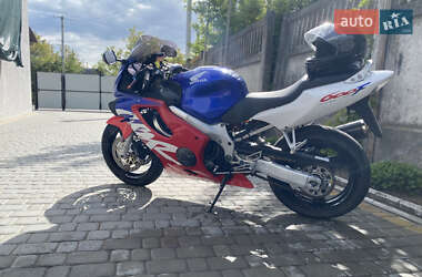 Спортбайк Honda CBR 600F 2000 в 